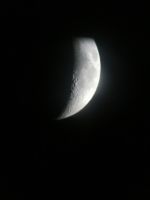 Der Mond durch ein Teleskop fotografiert